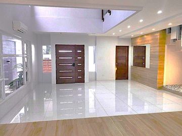Duplex for Sale: Cinco Hermanos, Marikina