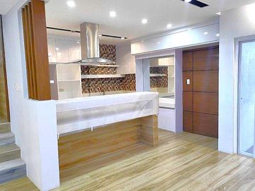 Duplex for Sale: Cinco Hermanos, Marikina