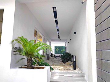 Duplex for Sale: Cinco Hermanos, Marikina