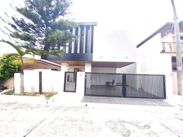 For Sale Semi-Furnished Elegant Single Detached House and Lot in BF Resort Village Las Piñas