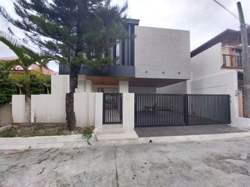 For Sale Semi-Furnished Elegant Single Detached House and Lot in BF Resort Village Las Piñas
