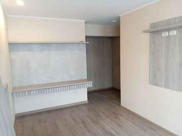 VENTA DE DEPARTAMENTO TRIPLEX, 3 DORMITORIOS, 3 BAÑOS, BALCON, PATIO INTERIOR