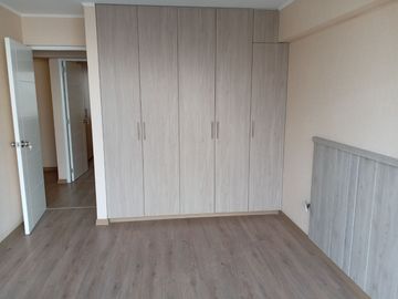 VENTA DE DEPARTAMENTO TRIPLEX, 3 DORMITORIOS, 3 BAÑOS, BALCON, PATIO INTERIOR