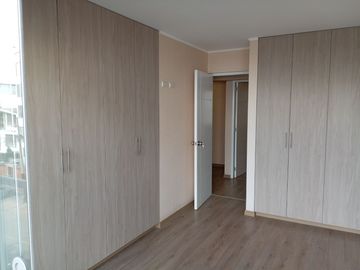 VENTA DE DEPARTAMENTO TRIPLEX, 3 DORMITORIOS, 3 BAÑOS, BALCON, PATIO INTERIOR