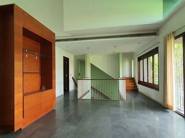 TERMURAH DIJUAL RUMAH TOWNHOUSE 9 UNIT PREMIUM HARGA DI BAWAH NJOP DI PRAPANCA RAYA KEBAYORAN BARU JAKARTA SELATAN  Lokasi Strategis & Premium Dekat k