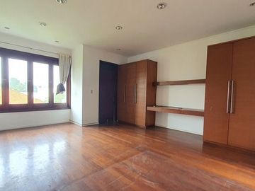 TERMURAH DIJUAL RUMAH TOWNHOUSE 9 UNIT PREMIUM HARGA DI BAWAH NJOP DI PRAPANCA RAYA KEBAYORAN BARU JAKARTA SELATAN  Lokasi Strategis & Premium Dekat k