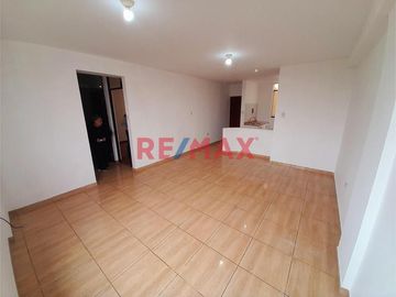 Simpatico Departamento En Urb Los Cipreces