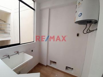 Simpatico Departamento En Urb Los Cipreces