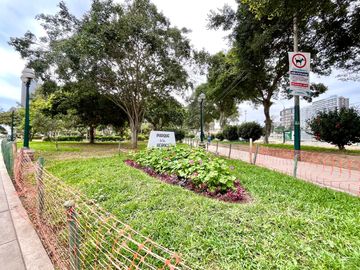 SE VENDE ESTE LINDO DPTO. CON COCHERA, FULL AMOBLADO. FRENTE A PARQUE Y A UNA CUADRA DEL MALECÓN PAUL HARRIS, BARRANCO ✨💚