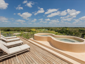 THE VILLAGE 2 BEDROOM PLAYA DEL CARMEN