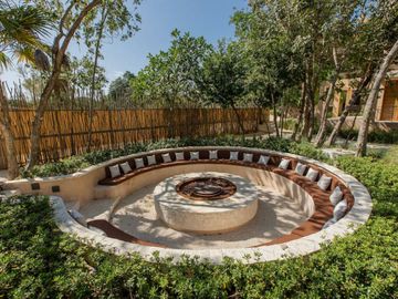 THE VILLAGE 2 BEDROOM PLAYA DEL CARMEN