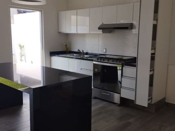 SE VENDE CASA A 1KM DE HACIENDA CORTES