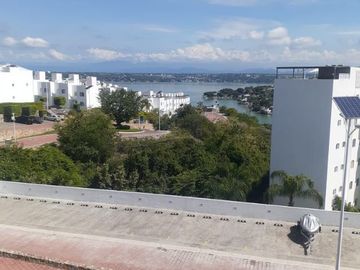 Casa con vista al lago de TEQUESQUITENGO