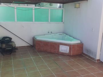 Casa con vista al lago de TEQUESQUITENGO