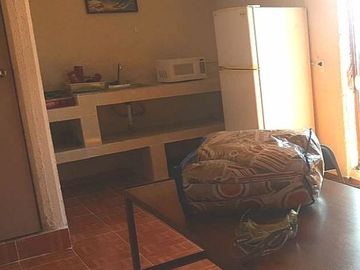 SE VENDE CASA SOLA CON ALBERCA Y AMPLIO JARDÍN