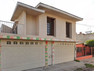 CASA EN VENTA EN FRACCIONAMIENTO DEL LAGO, DURANGO (REMATE BANCARIO)