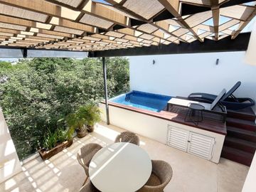 Penthouse de una recámara con amenidades de lujo en la Veleta, Tulum.