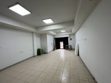 Se alquila local comercial en zona centrica de chorrillos