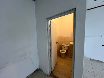 Se alquila local comercial en zona centrica de chorrillos