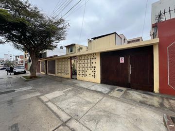 Vendo Amplia Casa Funcional De 2 Pisos A 2 Cdras De Faucett San Miguel