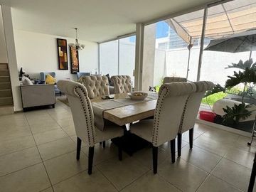 CASA AMPLIA EN VENTA EN COTO MAGNOLIA, RANCHO SANTA MONICA AGS