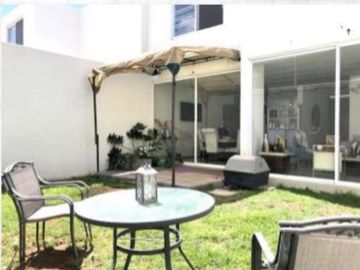 CASA AMPLIA EN VENTA EN COTO MAGNOLIA, RANCHO SANTA MONICA AGS