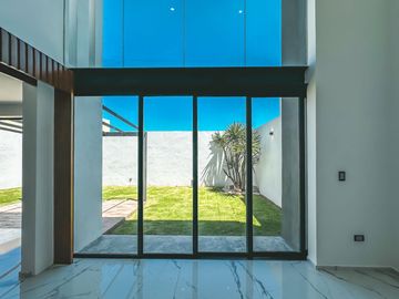 CASA EN VENTA EN PARQUE GRAN RESERVA.