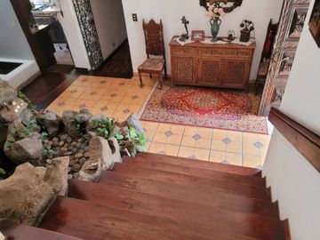 VENDO ESPACIOSA CASA EN SOL DE LA MOLINA