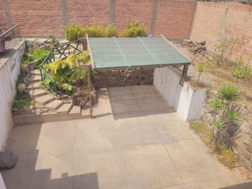VENDO ESPACIOSA CASA EN SOL DE LA MOLINA