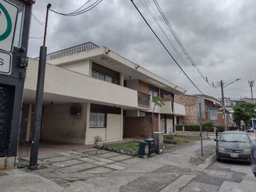 VENTA CASA COMERCIAL EN URDESA CENTRAL AVENIDA LAS MONJAS