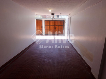 Casa independiente de venta en Monjas Jardín del Valle
