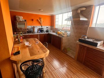 PROPIEDAD RENTERA EN VENTA, Sector Los Laureles Santa Ana, C1404