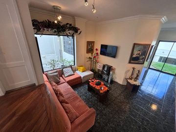 CASA con 318 m² de Terreno - CARLECEN - NORTE DE QUITO
