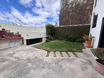 CASA con 318 m² de Terreno - CARLECEN - NORTE DE QUITO