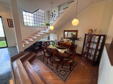 CASA con 318 m² de Terreno - CARLECEN - NORTE DE QUITO