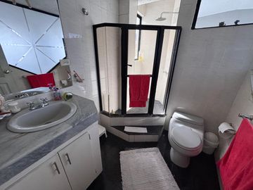 CASA con 318 m² de Terreno - CARLECEN - NORTE DE QUITO