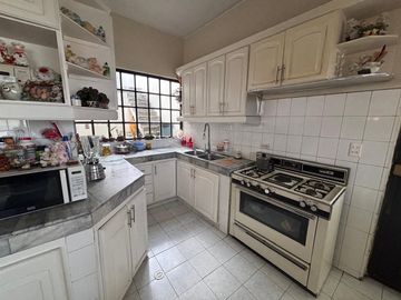 CASA con 318 m² de Terreno - CARLECEN - NORTE DE QUITO