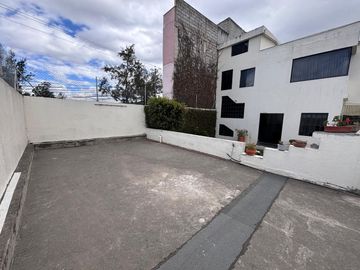 CASA con 318 m² de Terreno - CARLECEN - NORTE DE QUITO