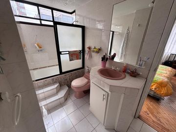 CASA con 318 m² de Terreno - CARLECEN - NORTE DE QUITO