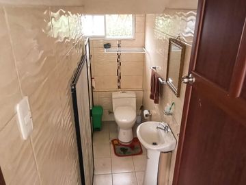 VENDO CASA DE CAMPO CON AMPLIO TERRENO, EN CONJUNTO PRIVADO, PEDRO VICENTE MALDONADO