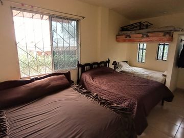 VENDO CASA DE CAMPO CON AMPLIO TERRENO, EN CONJUNTO PRIVADO, PEDRO VICENTE MALDONADO