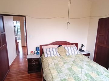 VENDO CASA DE CAMPO CON AMPLIO TERRENO, EN CONJUNTO PRIVADO, PEDRO VICENTE MALDONADO