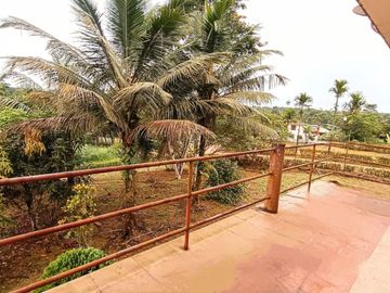 VENDO CASA DE CAMPO CON AMPLIO TERRENO, EN CONJUNTO PRIVADO, PEDRO VICENTE MALDONADO
