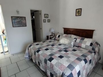 Venta De Casa En Condominio Con Jardín Y Alberca En Casa Blanca, Burgos, Temixco