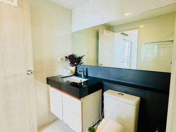 Palm Springs Condo, Arica Nimman, Nimmanhaemin Road, Soi 5       “Palmspring Areca Nimman” size 35 sq m, 8th floor, 1 bedroom, 1 bathroom, with furnit