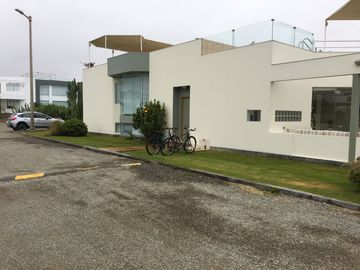 HERMOSA CASA DE PLAYA EN VENTA - CLUB GAVIOTAS, ASIA (KM 99.6)