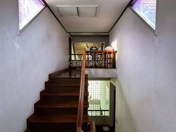 3-story detached house for sale in Sathorn area near Soi Narathiwat Ratchanakarin. Usable area 96 sq m. No.55-HH-67070