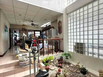 3-story detached house for sale in Sathorn area near Soi Narathiwat Ratchanakarin. Usable area 96 sq m. No.55-HH-67070