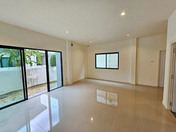 87734 - ขายขาดทุน S-GATE PREMIUM ซ.กันตนา บ้านใหม่ ไม่เคยเข้าอยู่ สภาพมือ 1