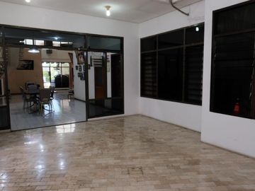LANGKA! Rumah Kertajaya Indah Mewah 2 Lantai Besar Luas Dekat Raya MERR Dharmahusada Manyar Kertoarjo SHM